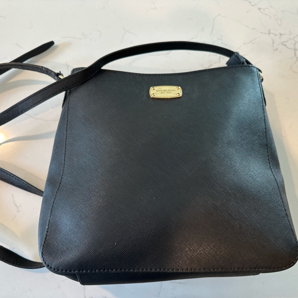 Black Michael Kors Crossbody Purse